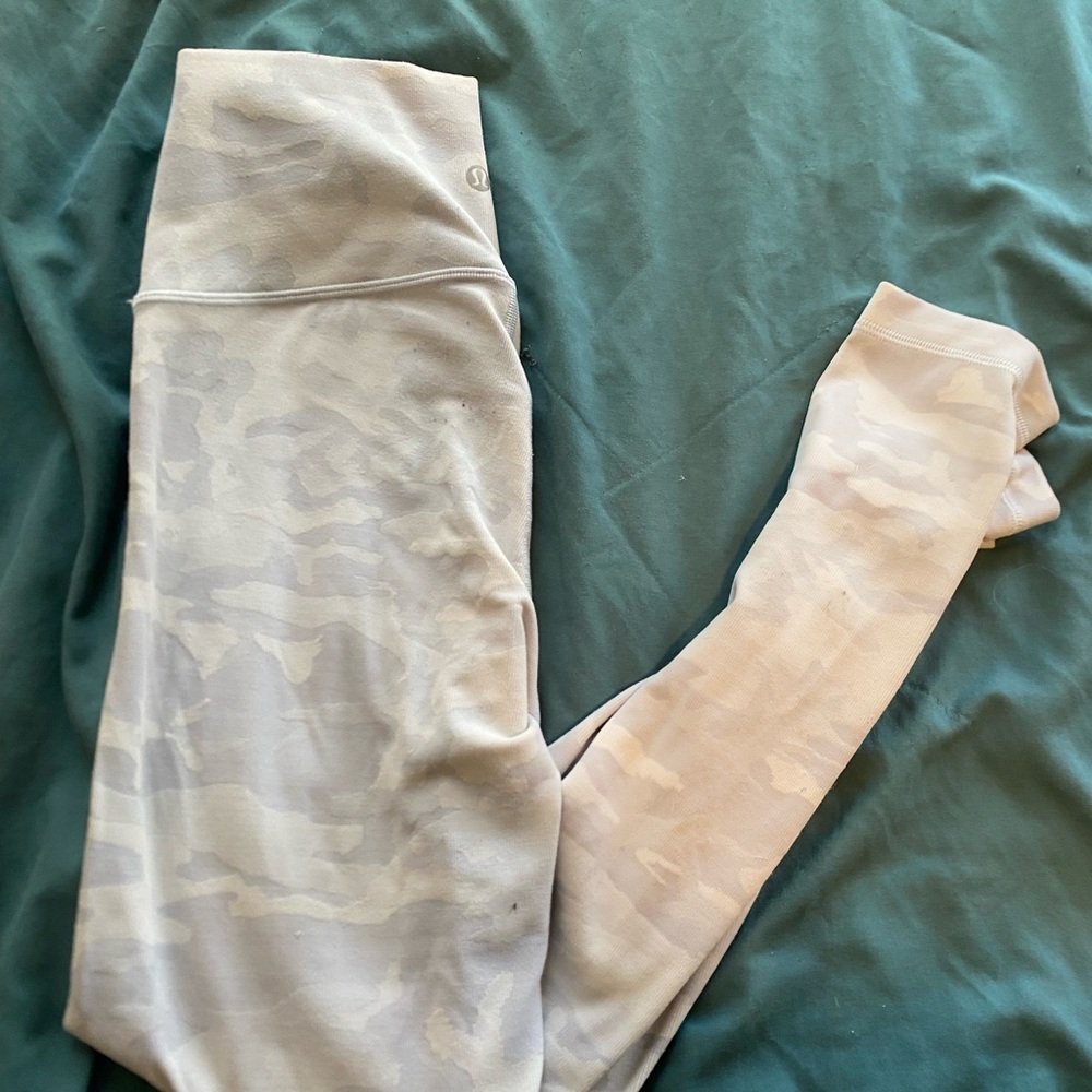 Lululemon Light Gray Camo Leggings - Medium